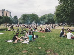 Urban Picnic Trend, Piknik Di Taman Kota Jadi Aktivitas Favorit