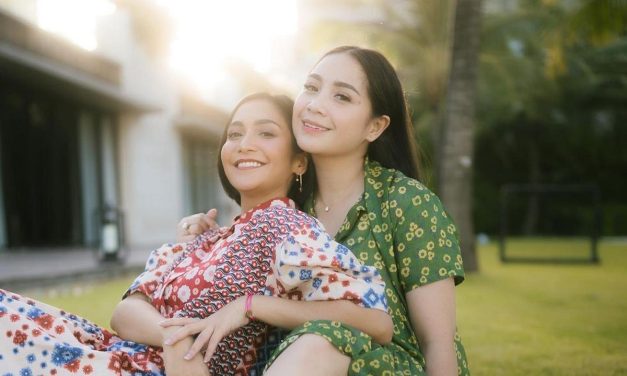 Liburan Di Labuan Bajo, Nagita Dan Caca Tengker Tuai Pujian