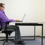 Tips Mengatur Kursi Dan Meja WFH Agar Tulang Belakang Sehat