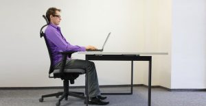 Tips Mengatur Kursi Dan Meja WFH Agar Tulang Belakang Sehat