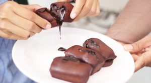 Kue Balok Lumer Bandung: Rahasia Adonan Yang Tetap Stabil