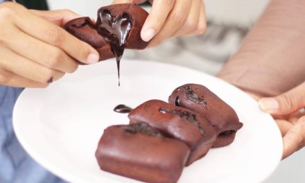 Kue Balok Lumer Bandung: Rahasia Adonan Yang Tetap Stabil