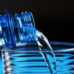 Sering Lupa Minum, Trik Gelas Bergaris Waktu Biar Terhidrasi