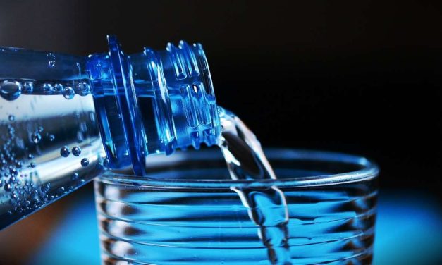 Sering Lupa Minum, Trik Gelas Bergaris Waktu Biar Terhidrasi