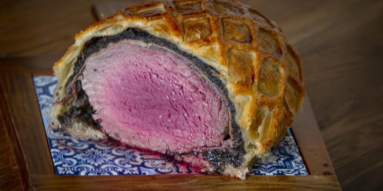 Kelezatan Beef Wellington Khas Inggris Berbalut Pastri Renyah