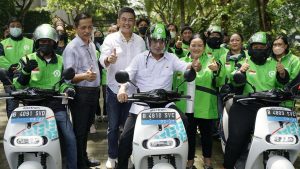 Kemenhub Wajibkan Ojek Online Pakai Motor Listrik Mulai 2027