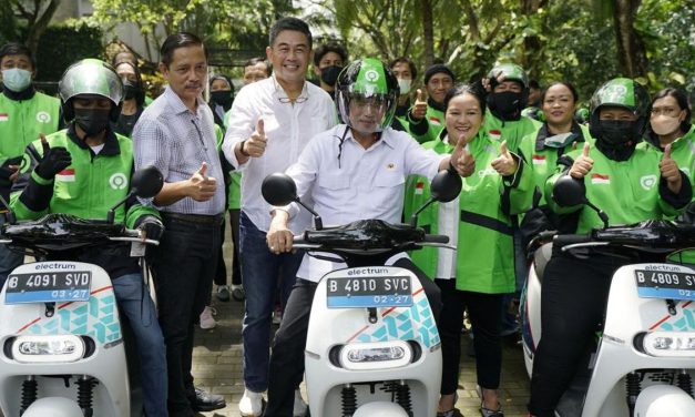Kemenhub Wajibkan Ojek Online Pakai Motor Listrik Mulai 2027