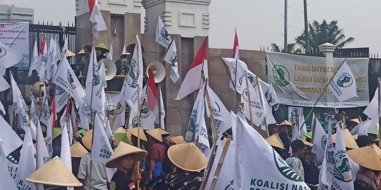 Komunitas KNARA Bawa 1.000 Caping Ke Gedung DPR