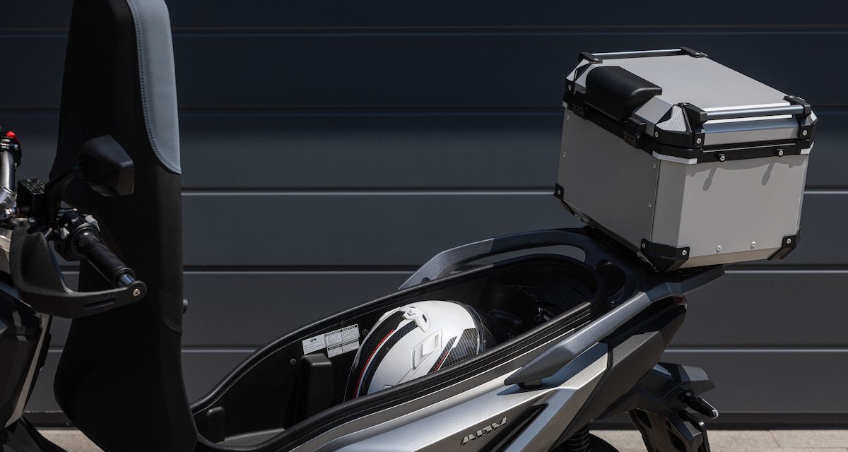 SYM ADX 300: Skutik Crossover Adventure Kapasitas Tangki Besar