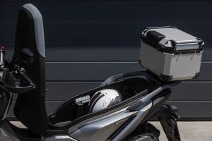 SYM ADX 300: Skutik Crossover Adventure Kapasitas Tangki Besar