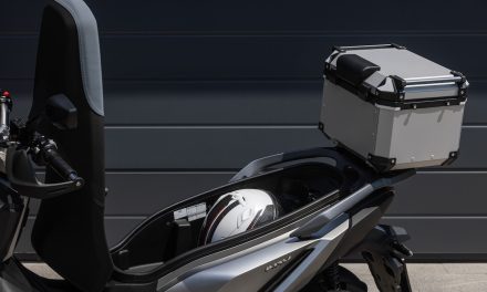 SYM ADX 300: Skutik Crossover Adventure Kapasitas Tangki Besar