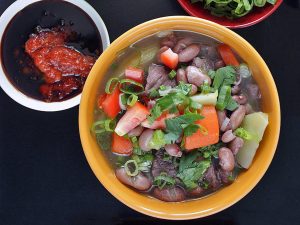 Kelezatan Sup Brenebon Kacang Merah Dan Daging Khas Manado