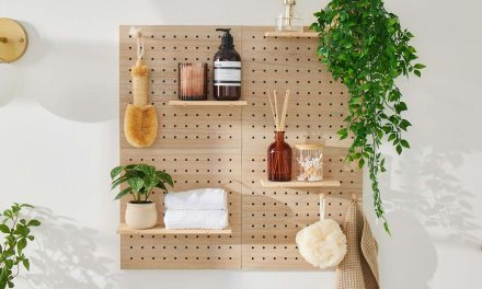Tren Konsep Pegboard Wall Untuk Solusi Meja Kerja Rapi