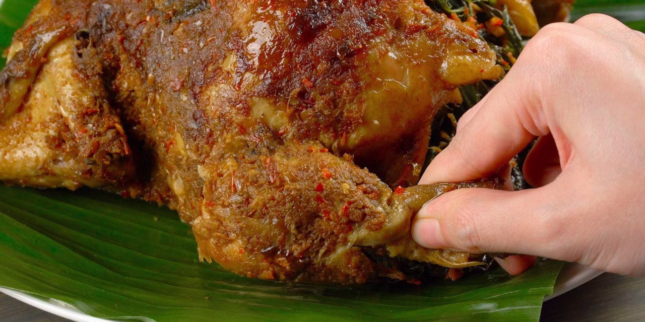 Kelezatan Ayam Betutu Khas Gilimanuk Pakai Bumbu Basa Gede