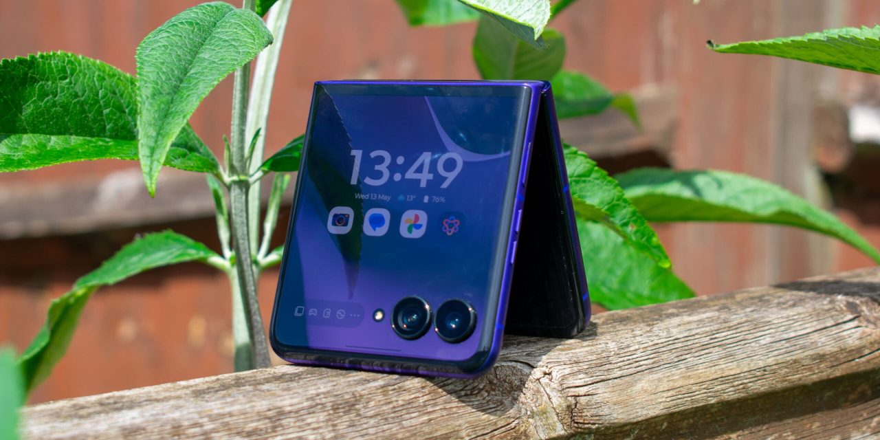 Motorola Razr 70 Ultra Bawa Bodi Alcantara Dan Kamera LOFIC